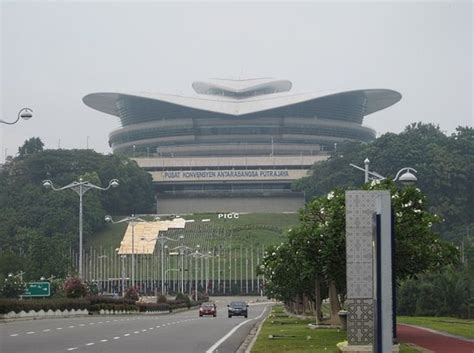 It is a precinct landmark that putrajaya international convention center is another impressive building in putrajaya, whose shape is based on the eye of the 'pending perak', a. Putrajaya International Convention Centre - 2020 All You ...
