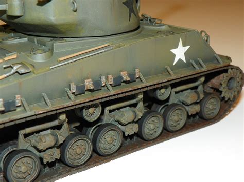 Us Medium Tank M4a3e8 Sherman Easy Eight Plastic Model Military