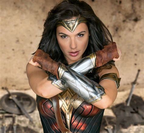 New Wonder Woman Pics Emerge Know It All Joe