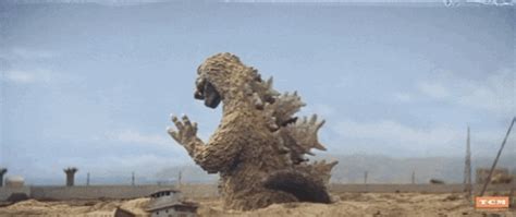 Please use karma decay to see if your gif has already been submitted. Godzilla Vs King Kong GIFs - Find & Share on GIPHY