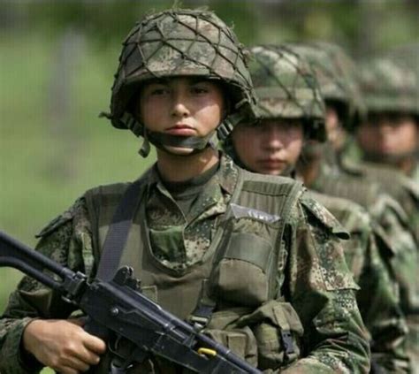 Pin Auf Mujeres Militares