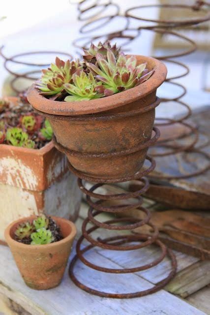 How To Recycle Upcycled Rusty Bed Springs