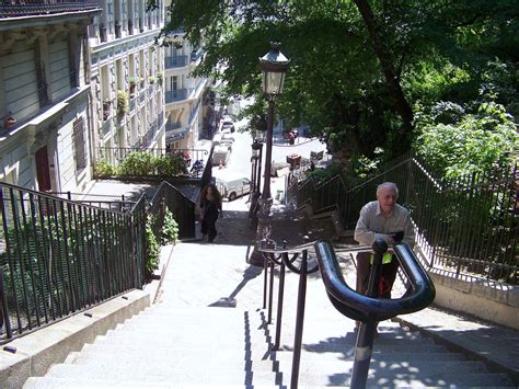 Les Escaliers De Montmartre Côté Est 1 Montmartre Secret