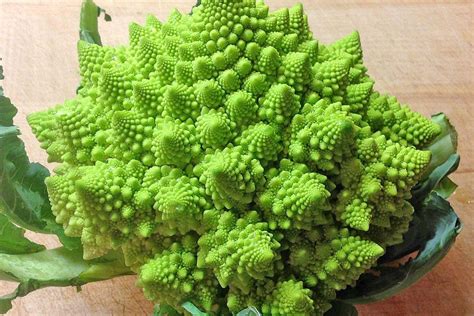 Produce Geek Cauliflower Meets Broccoli In Romanesco Food