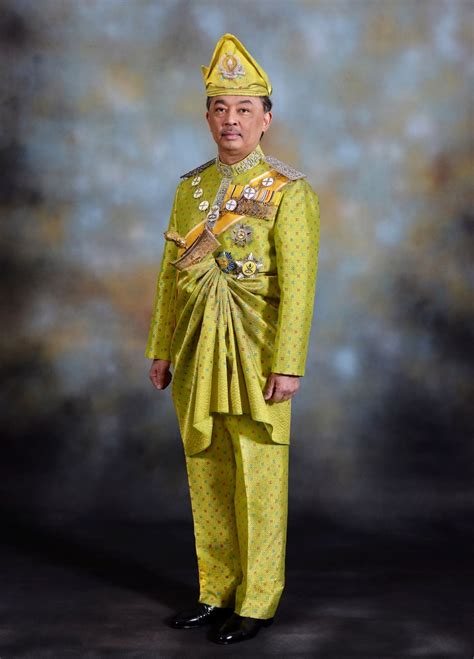 Baginda telah dilantik menjadi kebawah duli yang. Sultan Pahang Al-Sultan Abdullah dipilih Agong Ke-16 | AKU ...