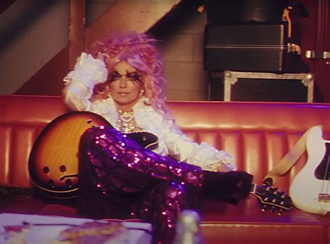 Shania Twain Debuts 80s Inspired Video For Waking Up Dreaming