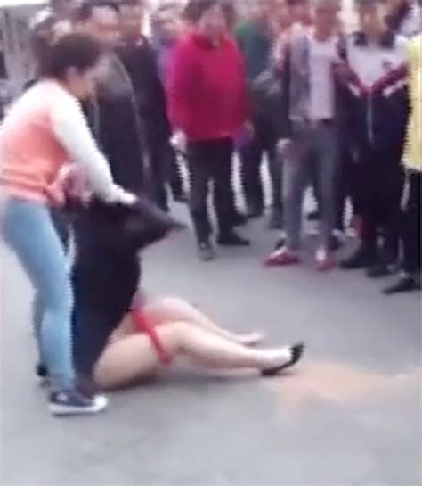 China Public Shaming Women Beat Up Suspected Mistress In Horrific Civil Justice Daily Star