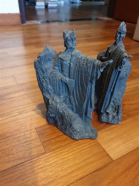 Lord Of The Rings The Argonath Statues Hobbies And Toys Memorabilia