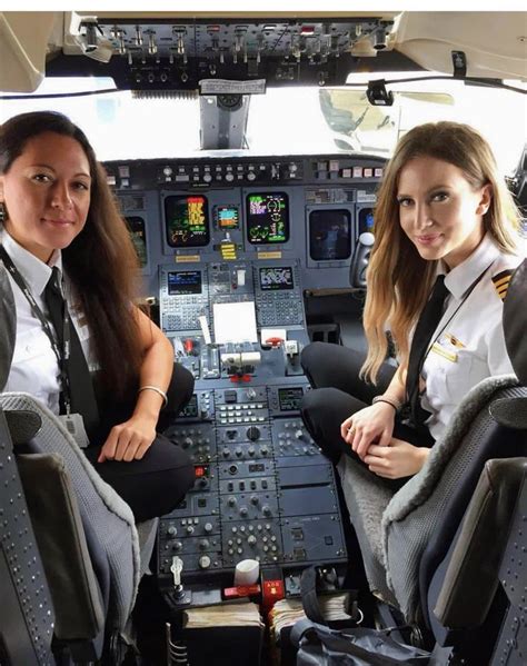 Pin By Erva On Havacılık ️ Pilot Uniform Female Pilot Pilots Aviation
