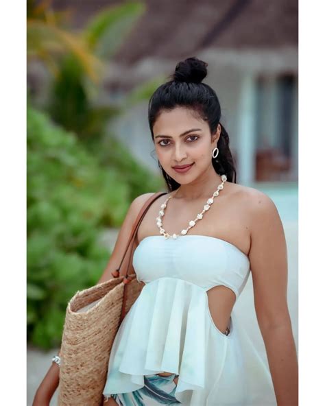 amala paul looks awesome in white dress telugu rajyam photos