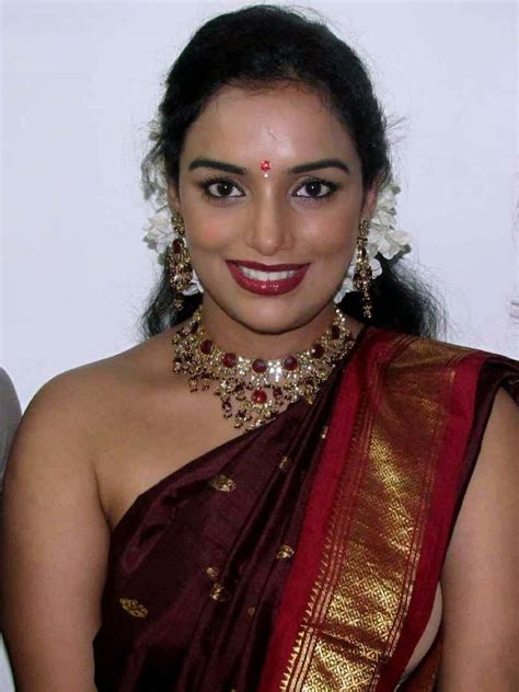 Swetha Menon Spicy Photos In Saree Movieezreelblogspotcom