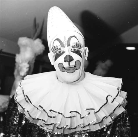 22 Pictures That Prove Clowns Have Always Been Scary Bozo The Clown