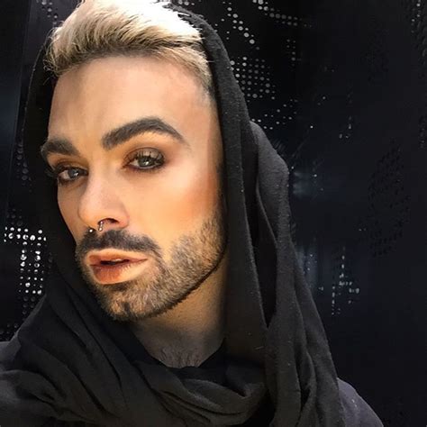 50 Dudes That Prove Smoky Eyes And Glitter Are Gender Neutral Androgynous Makeup Neutral