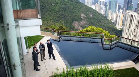 Hong Kong Apartment Fetches Record 61 Million