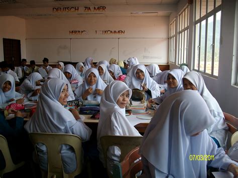 Sekolah berasrama penuh integrasi sabak bernam (intesaber). Sekolah Berasrama Penuh Integrasi Selandar: Program ...