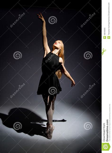 Una Bailarina Maravillosa Joven Imagen De Archivo Imagen De Belleza