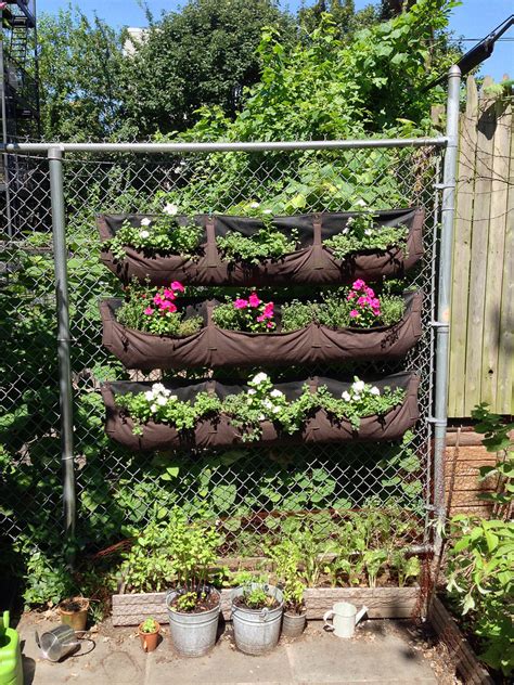22 Amazing Vertical Garden Ideas For Your Small Yard