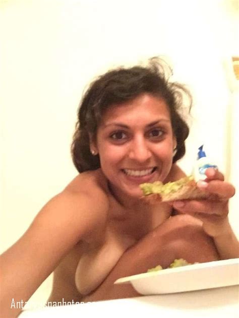 Indian Nude Bhabhi Ki Sexy Masti Me Hot Photos Antarvasna Photos