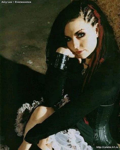 Pin By Sarah Leightner On Awesome Hair Gothic Hairstyles Amy Lee Evanescence Amy Lee