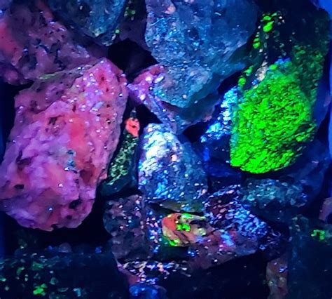 1 To 3 Lb Lots Longwave Led Convoy Uv Fluorescent Rocks Minerals