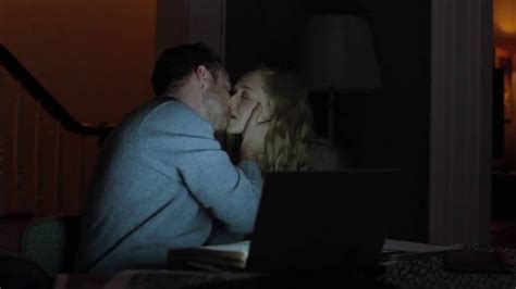 Fathers And Daughters Amanda Seyfried Kissing Aaron Paul