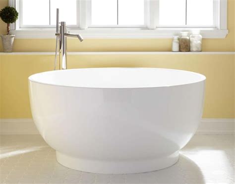Any bathtub shapes free standing japanese round. Japanese Bathtubs Style — Ideas Roni Young from ...