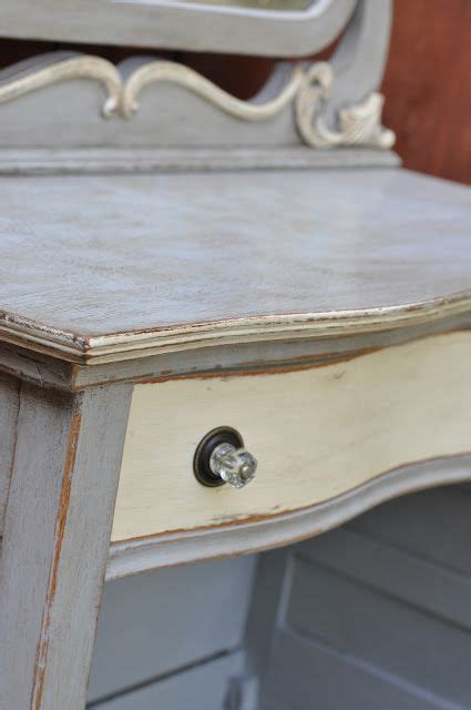 Tips On Applying Annie Sloan Wax Annie Sloan Painted Furniture