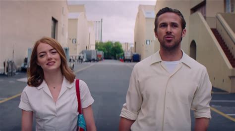Emma Stone Ryan Gosling Kiss In New ‘la La Land Trailer Teen Vogue