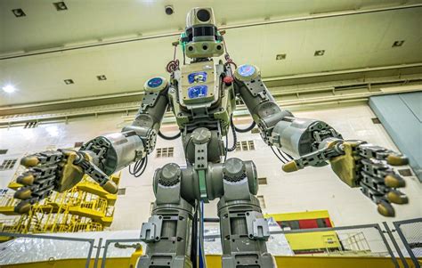 รัสเซีย ส่งหุ่นยนต์รูปร่างมนุษย์ตัวแรกขึ้นสู่อวกาศ หวังใช้ทำภารกิจ ...