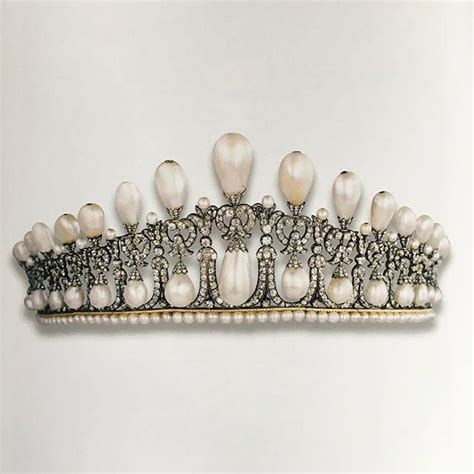 Tb The Cambridge Lovers Knot Tiara Circa 1800 Made In Germany For