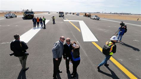 Dfw Airport Unveils Rehab Of One Of Its Busiest Runways
