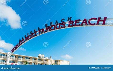 Welcoming Arch In Daytona Beach Under A Shining Sun Editorial Stock