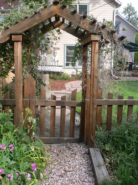 Perk Up Your Garden With These Handy Tips Garden Archway Garden