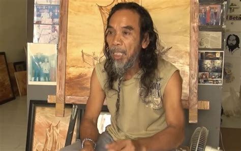 Kisah Zaenal Beta Maestro Lukisan Tanah Liat Asal Makassar