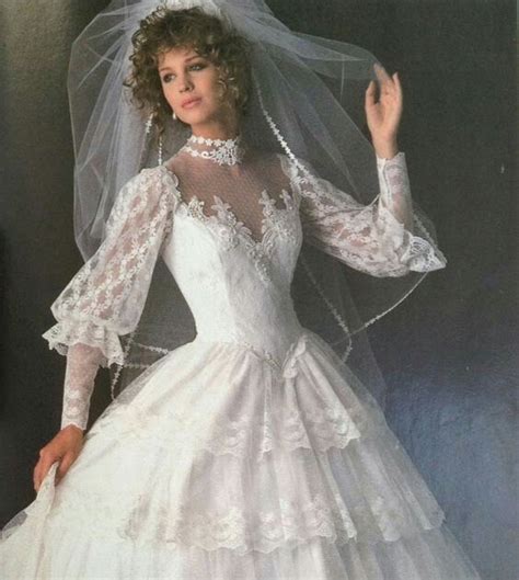 Tutto rigorosamente in perfette condizioni. Abiti Sposa 1980 / Bianco abito da sposa anni ' 80 Vintage ...