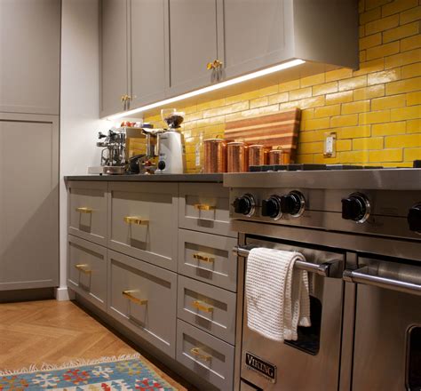 Led under cabinet lighting is the perfect accessory for your new kitchen design. Under-Cabinet Kitchen Lighting with Premium Diffusion ...
