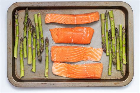 How To Defrost Salmon 3 Best Quick Thaw Methods To Use