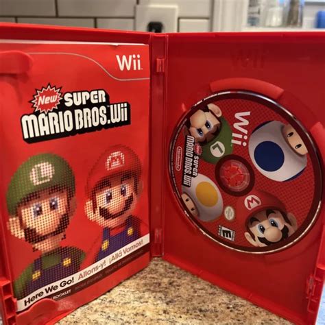 NINTENDO WII NEW SUPER MARIO BROS Complete W Manual Inserts CASE