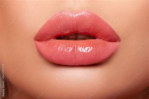 Sexy Plump Lips Close Up Lip Gloss Beautiful Perfect Makeup Beautiful Lips Beauty Cosmetic