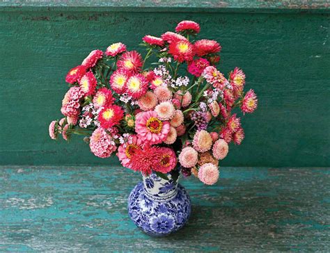 Make Sure You Include These Long Lasting Cut Flowers In All Of Your