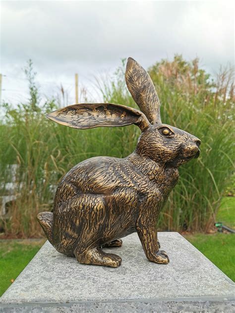 Bronze Rabbit Garden Decoration Beautiful Garden Statues Rabbit And