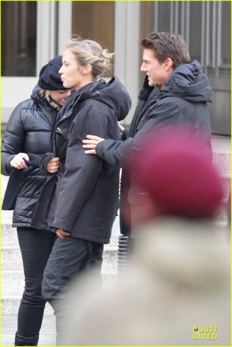 Tom Cruise All You Need Is Kill Set With Emily Blunt Photo 2803164 Emily Blunt Tom