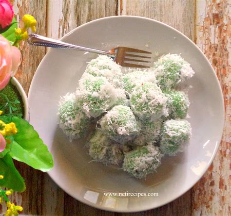 Ini lho resep lengkap bolu kemojo yang merupakan kue khas riau. Cara Membuat Kue Klepon Yang Lembut dan Enak - Resep Neti