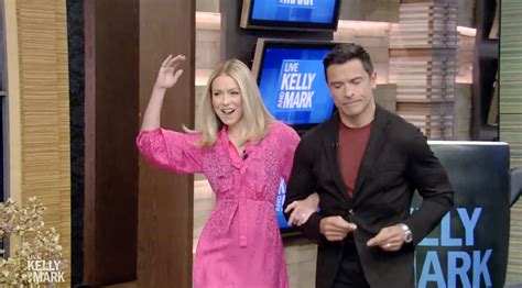 Kelly Ripa Suffers A ‘wardrobe Emergency In The Same Dress She Almost