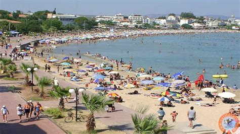Aydın ilinin son yıllarda öne çıkan turistik ilçelerinden olan didim'deki ilk yerleşke izleri milattan önce 16.000 yılına kadar uzanmaktadır. Altınkum Plajı