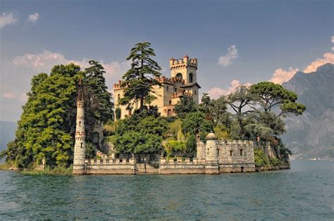 Isola De Loreto Italy Wonderful Places Beautiful Places Gothic