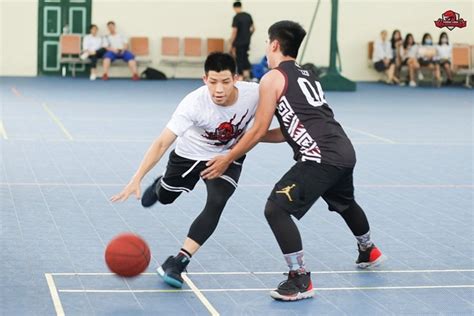 Keary beat two dragons defenders, to hit a gaping hole and stroll under the uprights to score. Thang Long Warriors vs Danang Dragons: Bài test đầu tiên