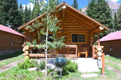 Silver gate cabins have earned a reputation for clean and comfortable rooms at a reasonable rate. Silver Gate Cabins - Yellowstone Lodging and Cabins