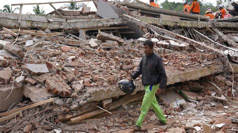 Indonesias Earthquake Why It Caused So Many Deaths Npr