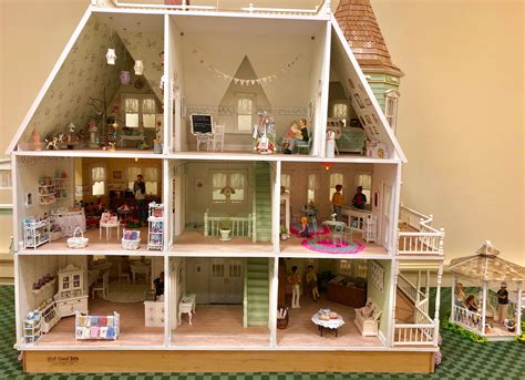 Inside The Shops Victorian Dollhouse Dollhouse Dolls Holiday Decor